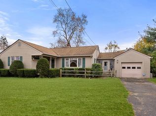 23 Frontenac St, Chicopee, MA 01020