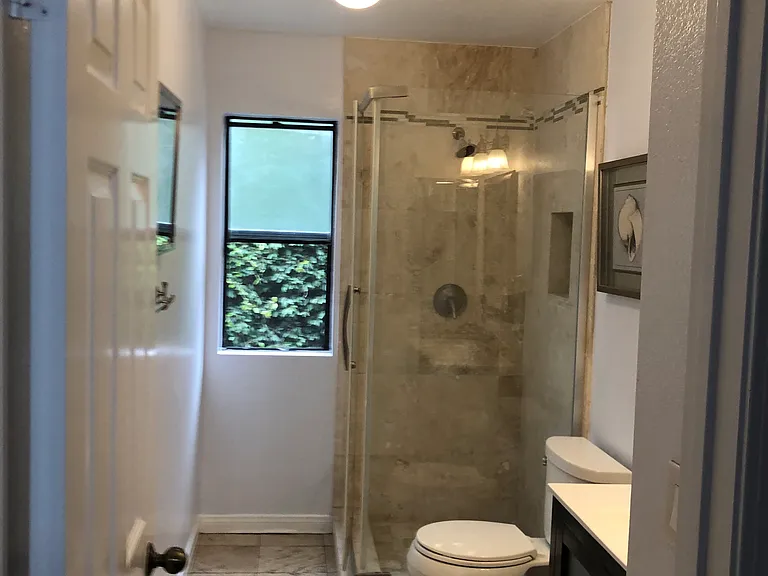1018 E 3rd St #C — Photo 17