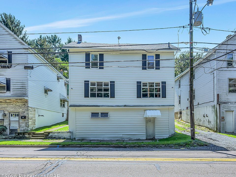 1st image of 638 Main St