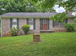101 Valley View Dr, Rogersville, TN 37857