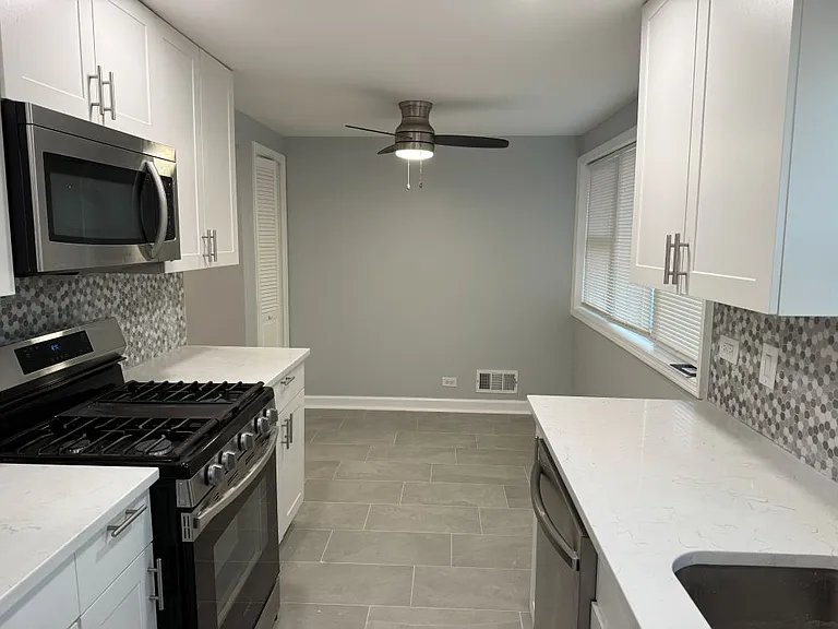 5153 S Oak Park Ave — Photo 4