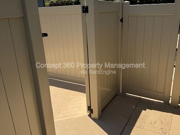 4th image of 5300 Glasgow Ct