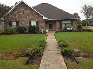39058 Meadow Ridge Ave, Prairieville, LA 70769