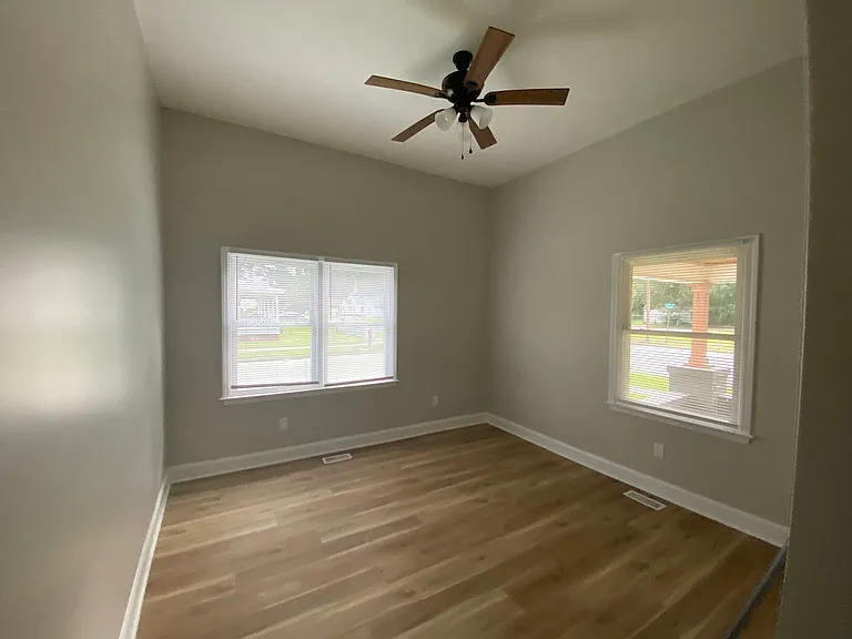 309 N Webb St — Photo 14