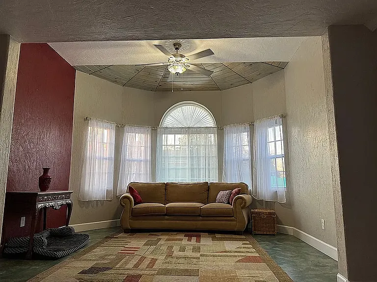 Open airy livingroom