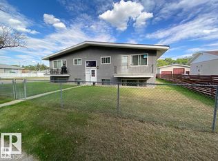 11839 45th St NW, Edmonton, AB T5W2T3
