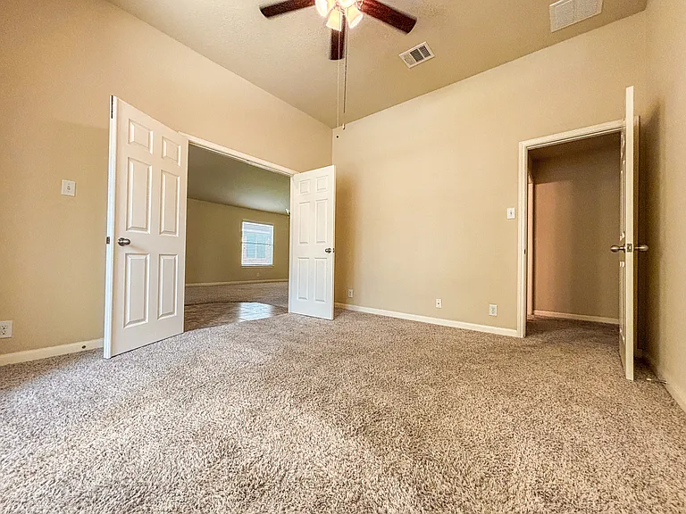 923 Avery Pkwy #2 — Photo 6