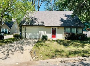 2400 Yosemite Dr, Lawrence, KS 66047
