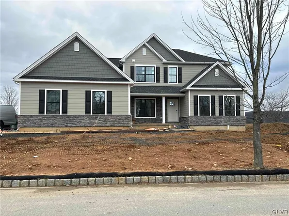 2703 Hollow View Dr #15, Easton, PA 18040