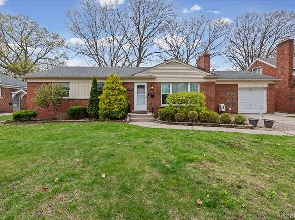 22029 Oconnor St, Saint Clair Shores, MI 48080