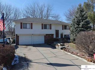7906 Laurel Ct, La Vista, NE 68128