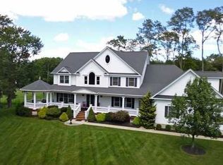 1 Regal Ct, Monroe, NJ 08831