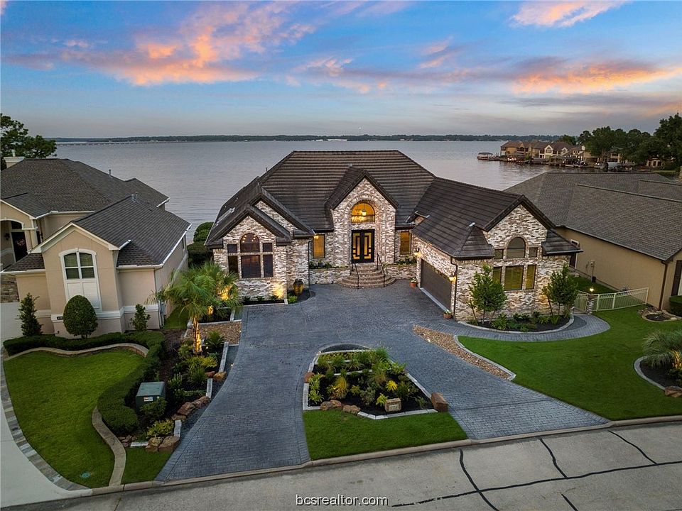 1st image of 124 Melrose Dr