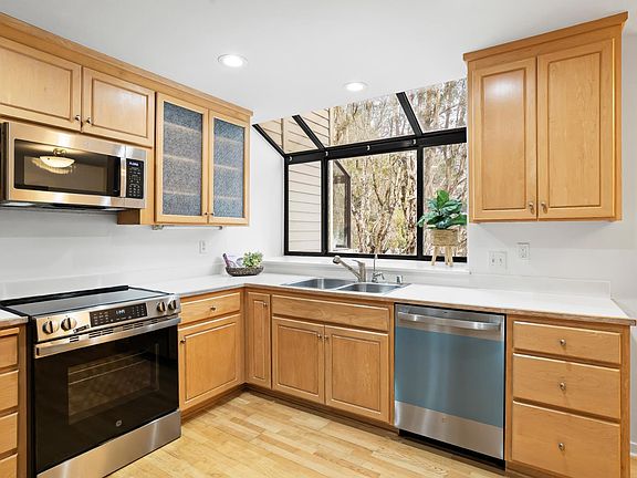 2nd image of 36 Eucalyptus Knoll Street