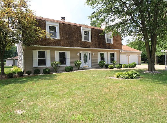 2nd image of 19831 Tanglewood Dr W