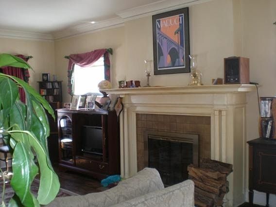 4th image of 2233 Wauwatosa Ave