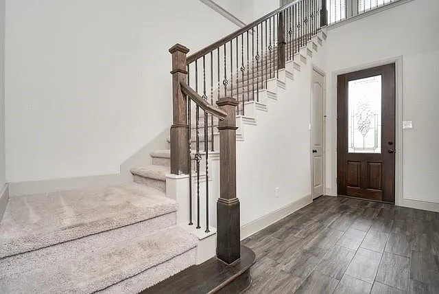5 bed, 3.5 bath, 3893 sqft, $3,400 — Photo 4
