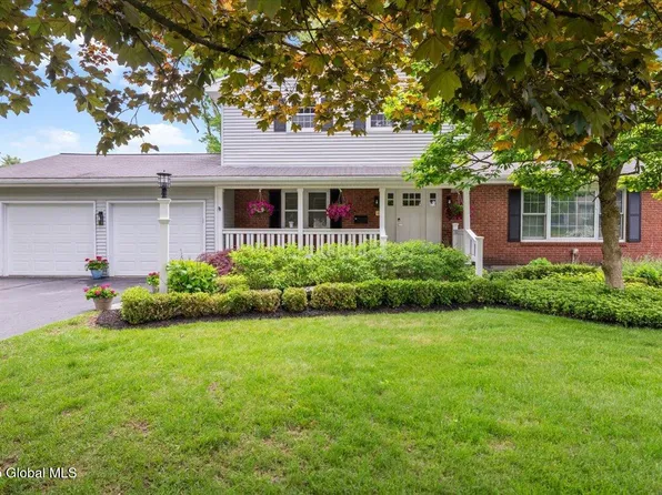 18 Underwood Drive, Saratoga Springs, NY 12866