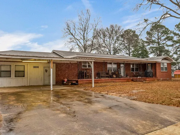 304 Hilltop Dr, Atlanta, TX 75551