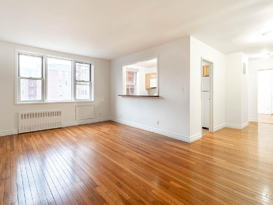 1st image of 3 Sadore Ln APT 6