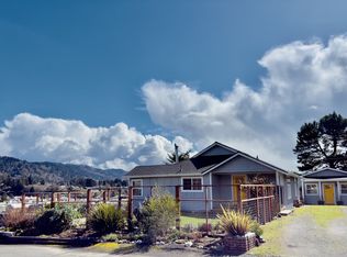 236 Fountain Ct, Brookings, OR 97415