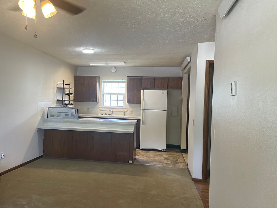 Kitchen with bar