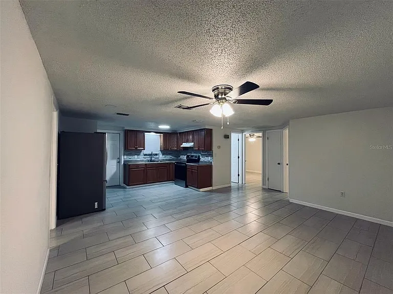 5323 Satsuma Dr — Photo 8