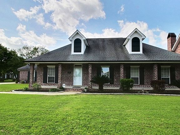 2nd image of 152 S Bayou Estates Dr