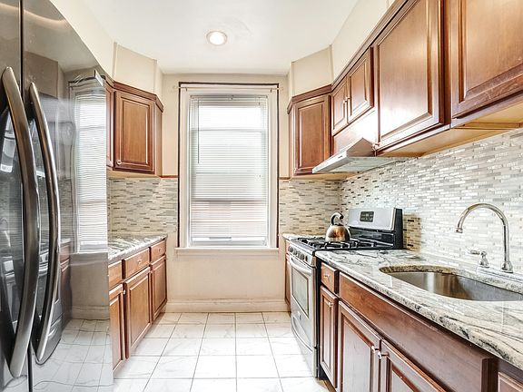4th image of 27-34 12th St #2AA