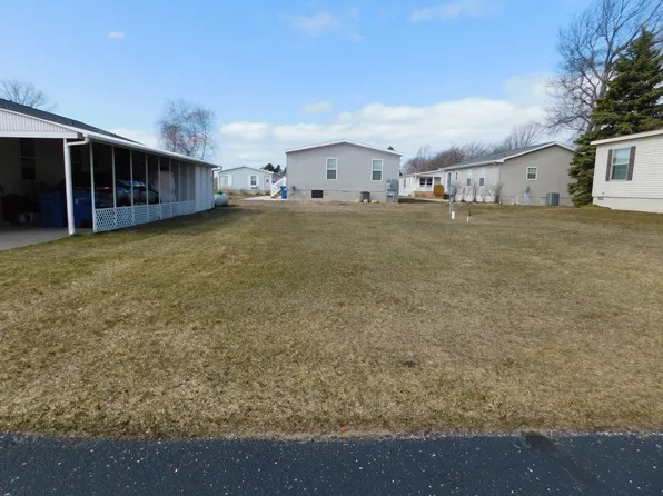 3327 Mariners Ln #14, Arcadia, MI 49613