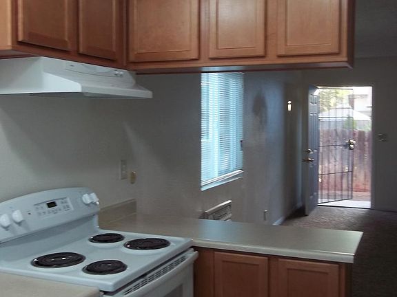 5th image of 12602 Julian Ave Unit C