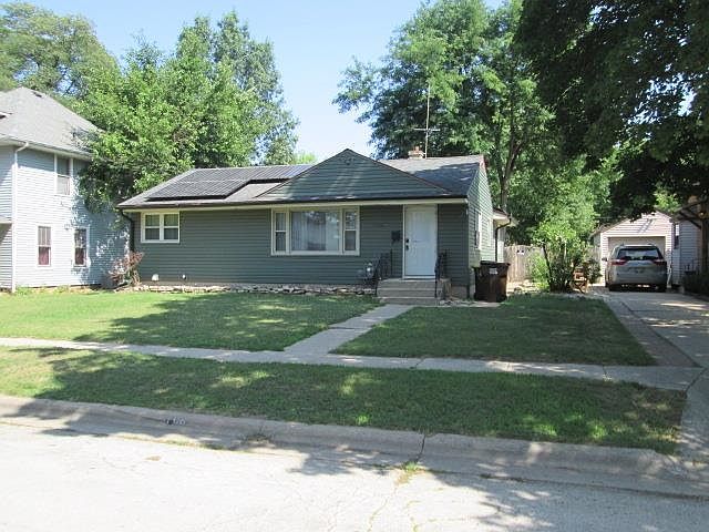 1st image of 706 Lawn Dr