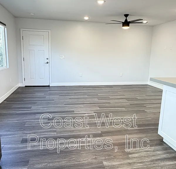 2030 Diamond St #A — Photo 8