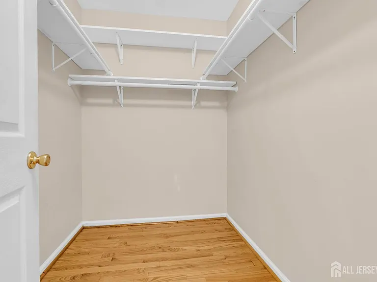 8 Edith Dr — Photo 30