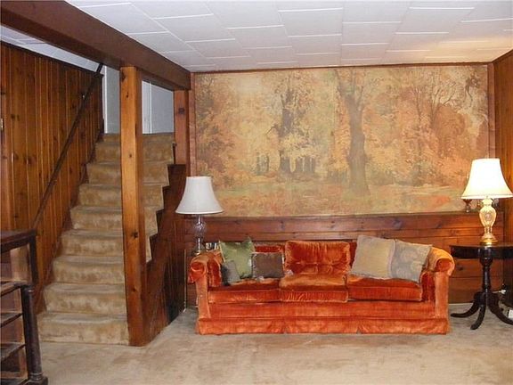 2nd image of 113 Greenwood Dr