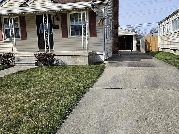 3rd image of 12772 Venness St