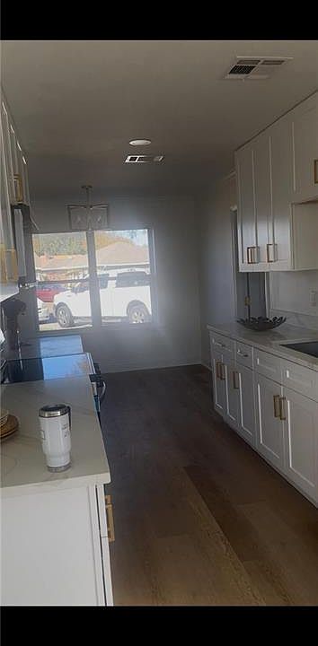 2nd image of 845 Dolphin Ct