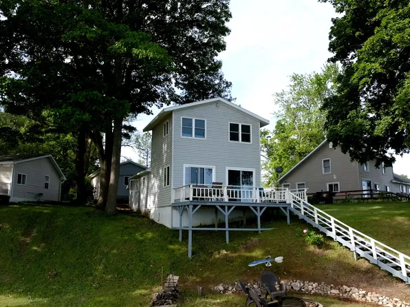 1681 E Pratt Lake Rd, Gladwin, MI 48624