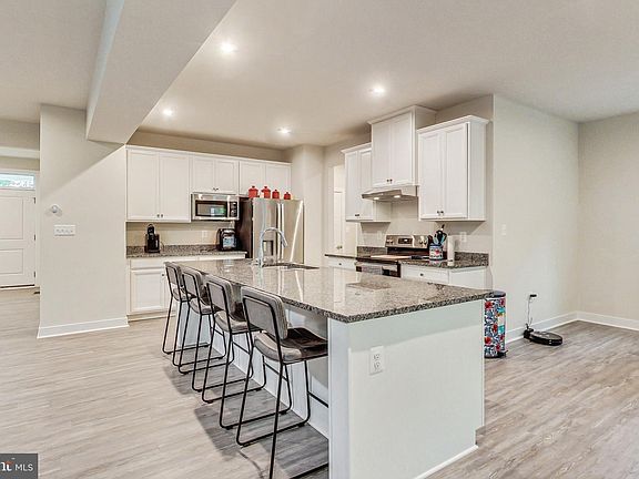 3rd image of 5609 Ivy Hill Dr