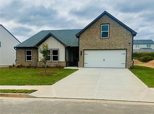 315 Rodeo Dr, Auburn, GA 30011