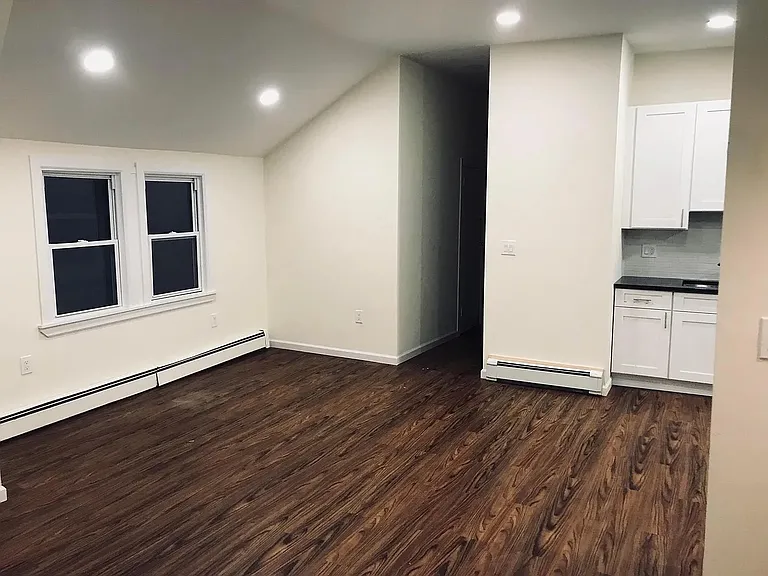 280 Broad St #3 — Photo 1