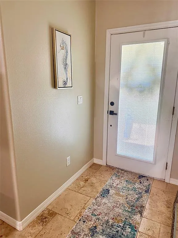 4 bed, 2.0 bath, 1859 sqft, $3,500 — Photo 4