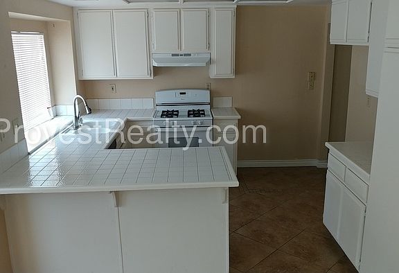 5th image of 16175 Westland Dr
