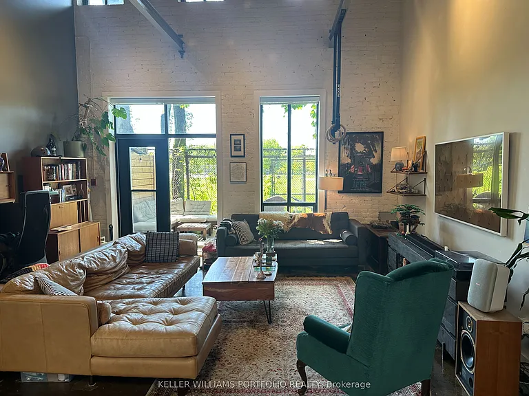 347 Sorauren Ave #122 — Photo 9