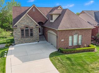 5476 Pinnacle Ct, Ann Arbor, MI
