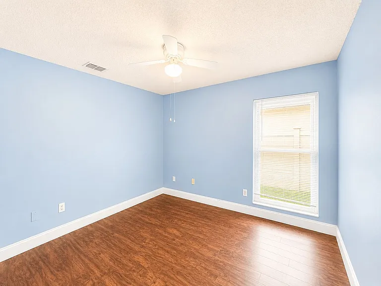 1009 Bartlett Ct — Photo 14
