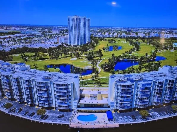 300 Diplomat Pkwy APT 207, Hallandale, FL 33009