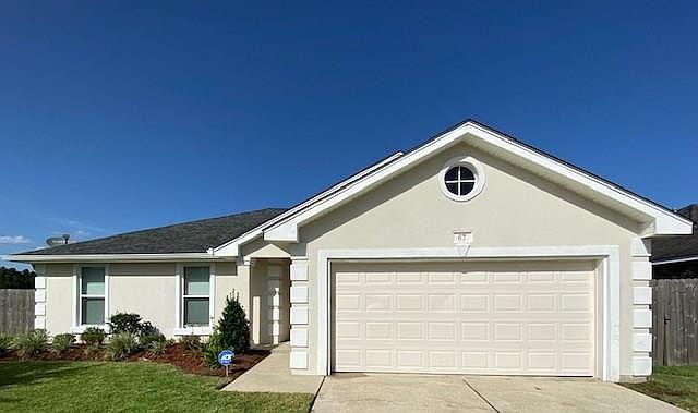 1st image of 67 Sawgrass Dr