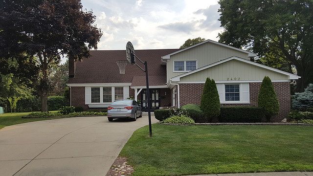 1st image of 2402 N Hickory Ln