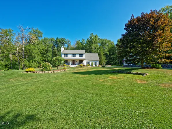 81 Lindeman Road, Sand Lake, NY 12153